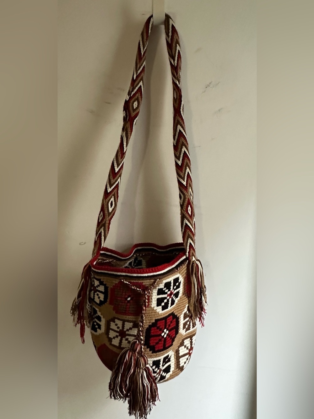 Handmade Wayuu Mochila Crossbody Bucket Bag Boho Woven Crochet Tassel Artisan